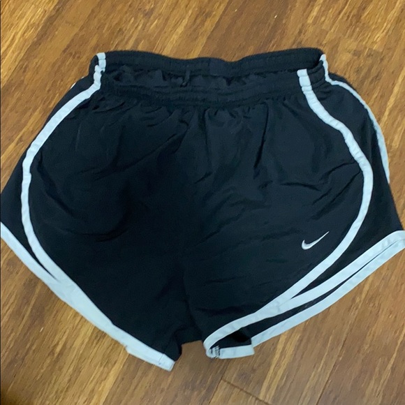 Nike classic shorts - Picture 1 of 4